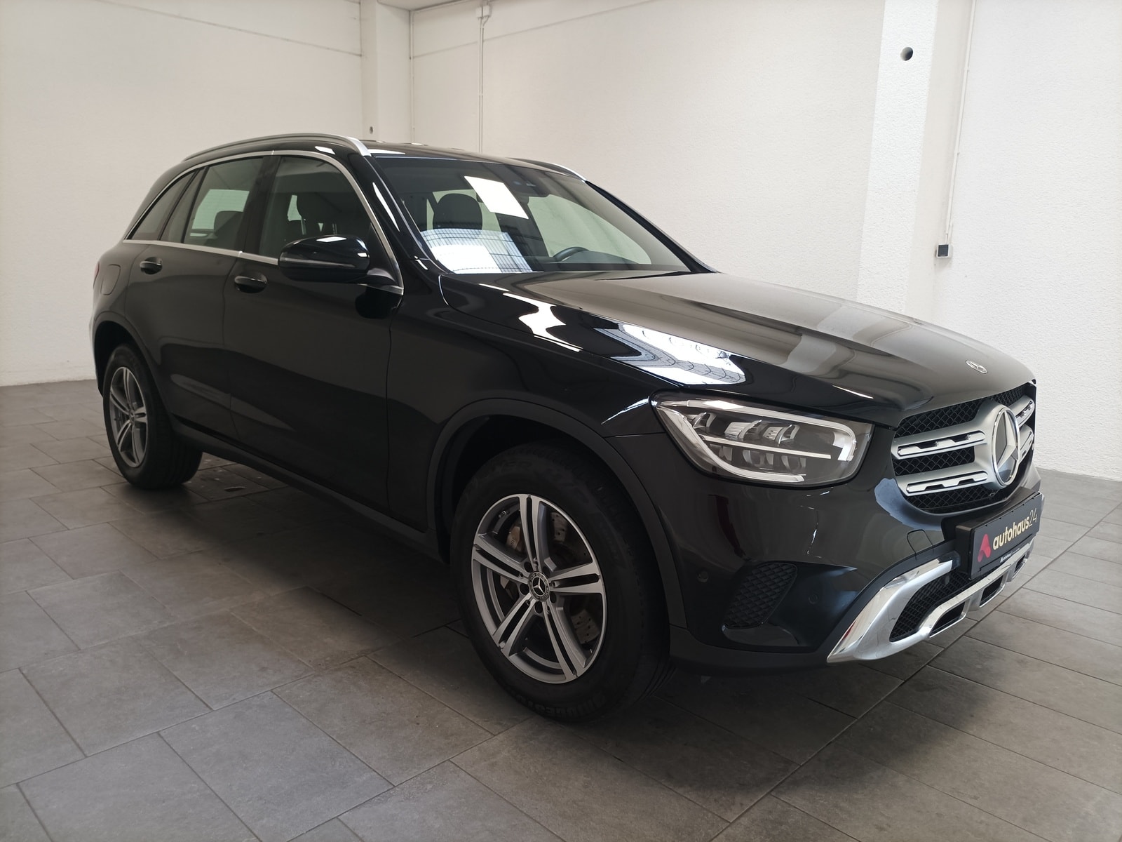 Mercedes-Benz GLC-Klasse SUV / Crossover / Geländewagen MERCEDES GLC GLC 300 e 4MATIC Autom. Sports Utility Vehicle #1