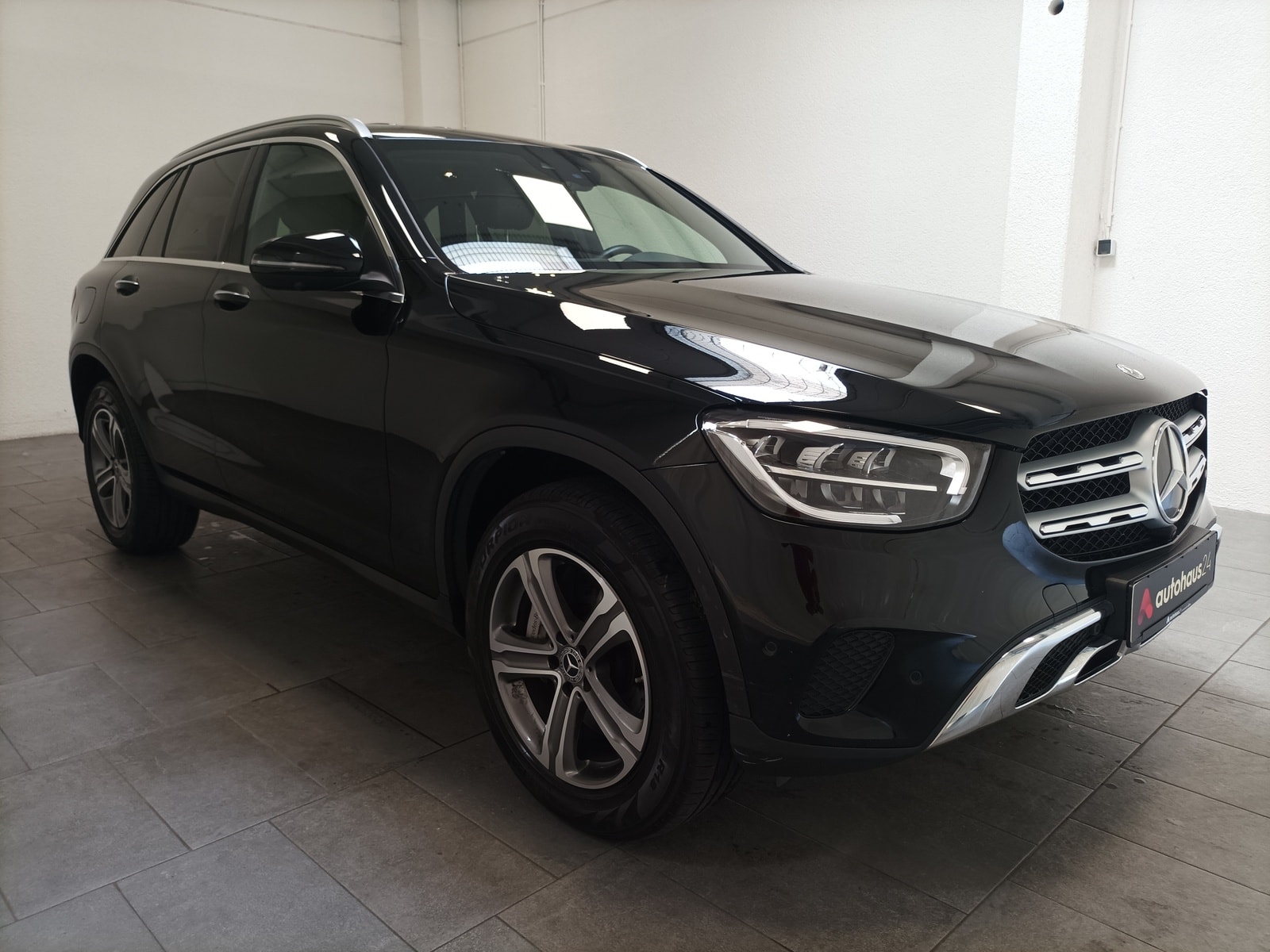Mercedes-Benz GLC-Klasse SUV / Crossover / Geländewagen MERCEDES GLC GLC 300 e 4MATIC Autom. Sports Utility Vehicle #1