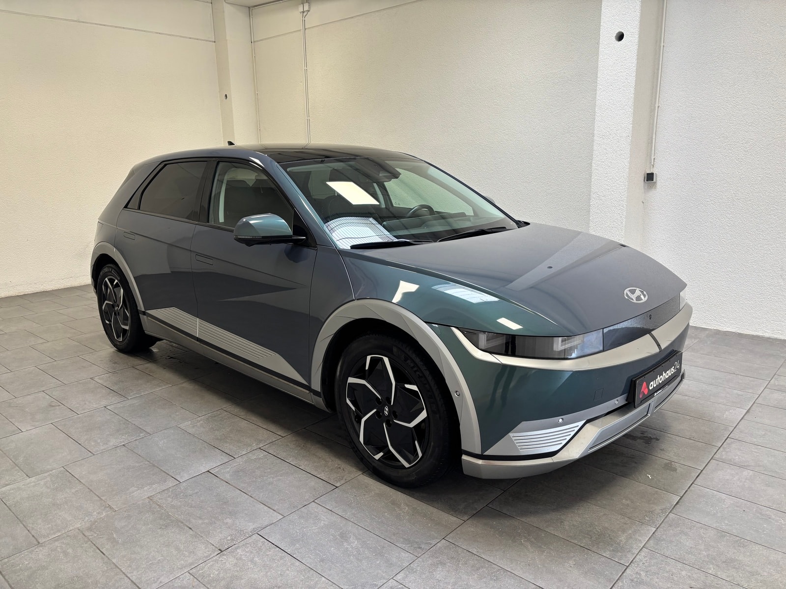 Hyundai IONIQ 5 Limousine HYUNDAI IONIQ 5 77,4 kWh Heckantrieb Sports Utility Vehicle #1
