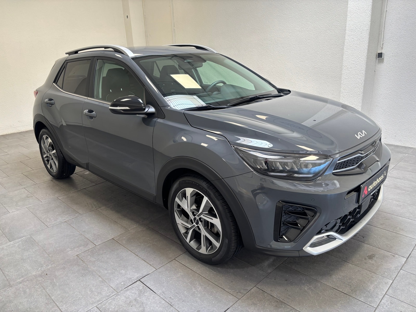 Kia Stonic SUV / Crossover / Geländewagen KIA Stonic 1.0 T-GDI 120 GT Line Sports Utility Vehicle #1