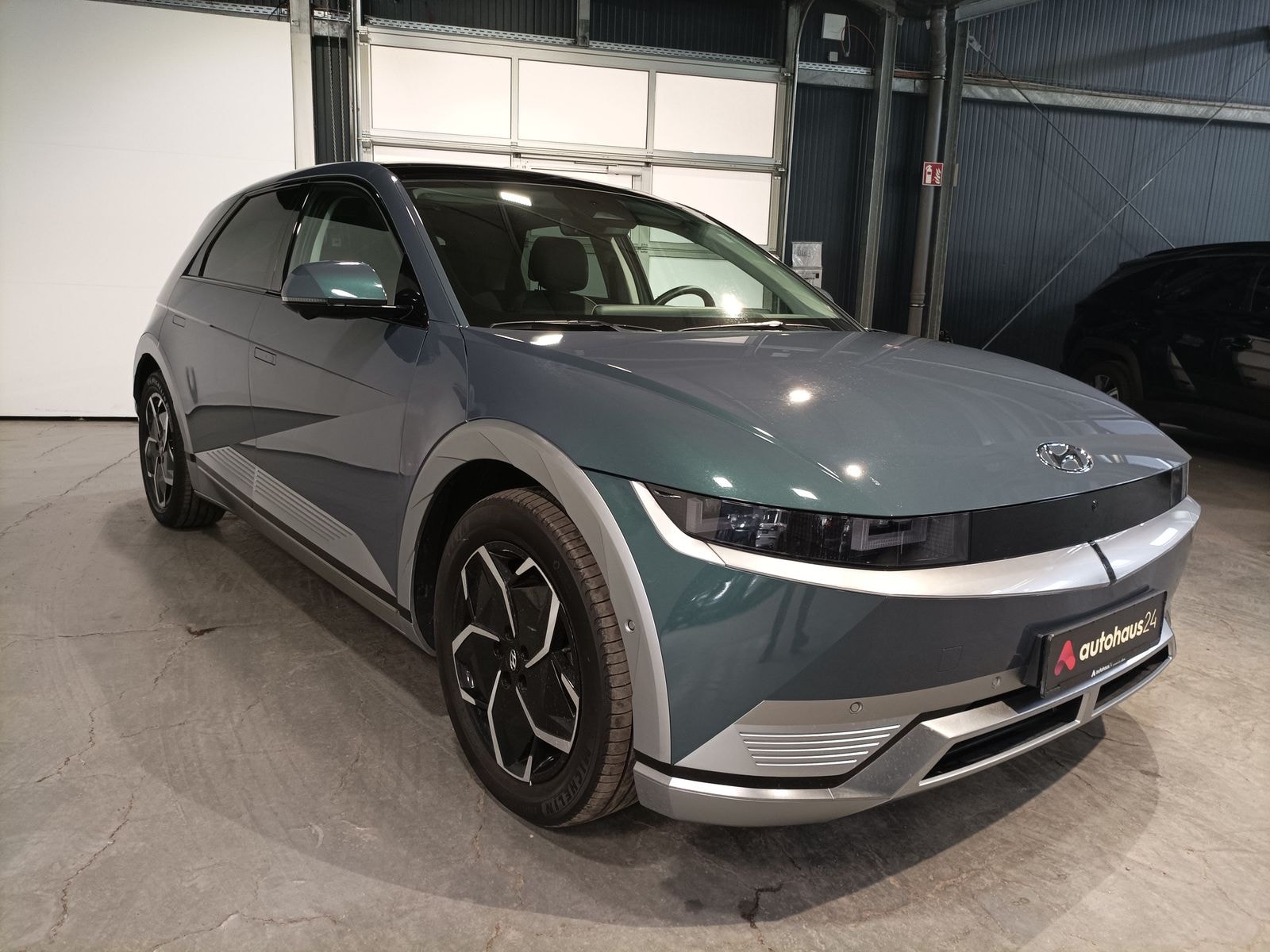 Hyundai IONIQ 5 Limousine HYUNDAI IONIQ 5 72,6 kWh 225 kW Allradantrieb Sports Utility Vehicle #1