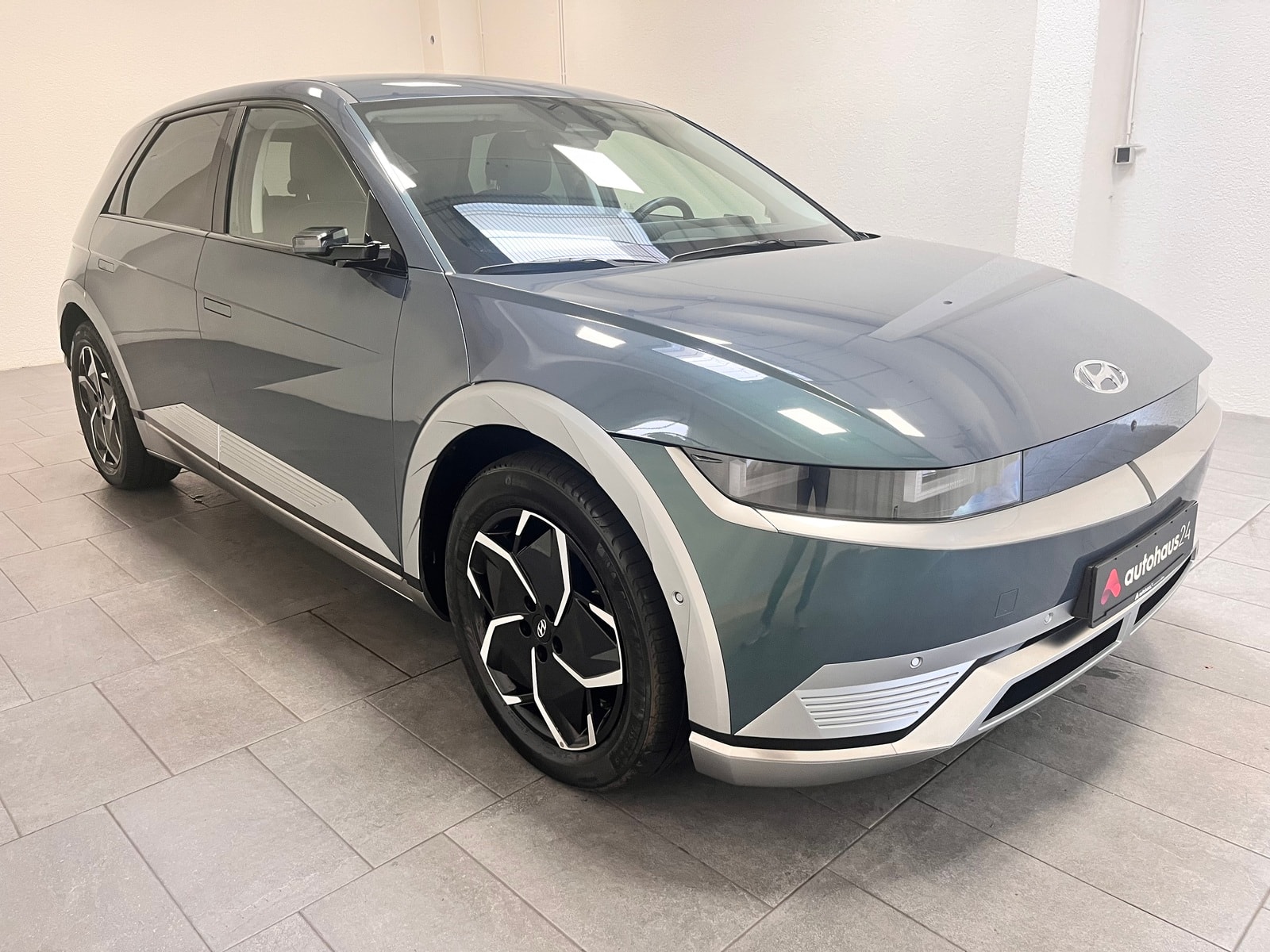Hyundai IONIQ 5 Limousine HYUNDAI IONIQ 5 77,4 kWh Allradantrieb Sports Utility Vehicle #1