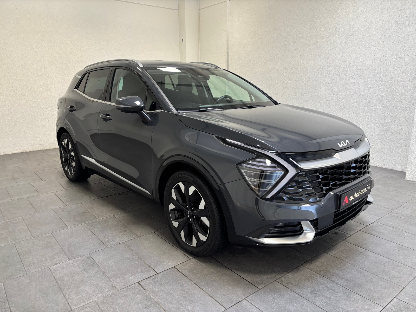 Kia Sportage SUV / Crossover / Geländewagen KIA Sportage 1.6 T-GDI Plug-in Hybrid Auto 4WD Sports Utility Vehicle #1