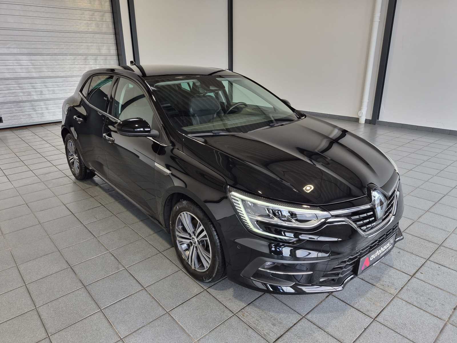 Renault Mégane Limousine RENAULT Mégane Bose Edition 2.0 16V 140 CVT Schräghecklimousine #1