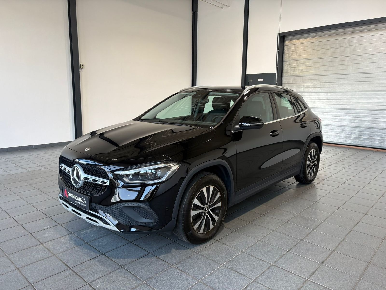 Mercedes Benz GLA-Klasse SUV GLA 180 d Style (EURO 6d) #3