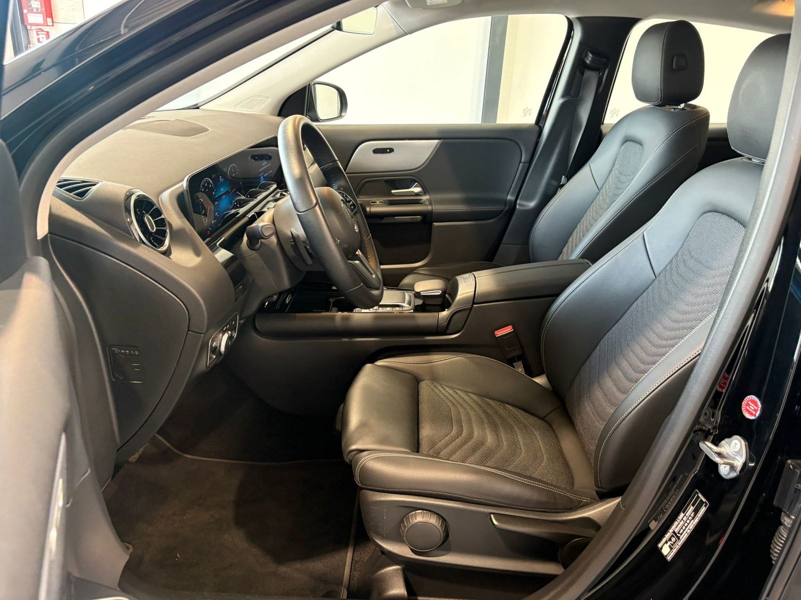 Mercedes Benz GLA-Klasse SUV GLA 180 d Style (EURO 6d) #8