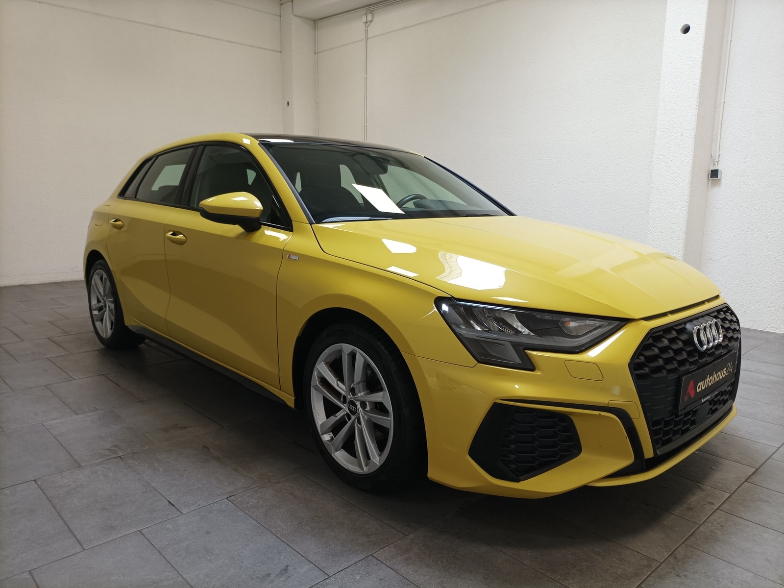 Audi A3 Limousine AUDI A3 1.5 TFSI cod S tr. design Sportb Sportback #1