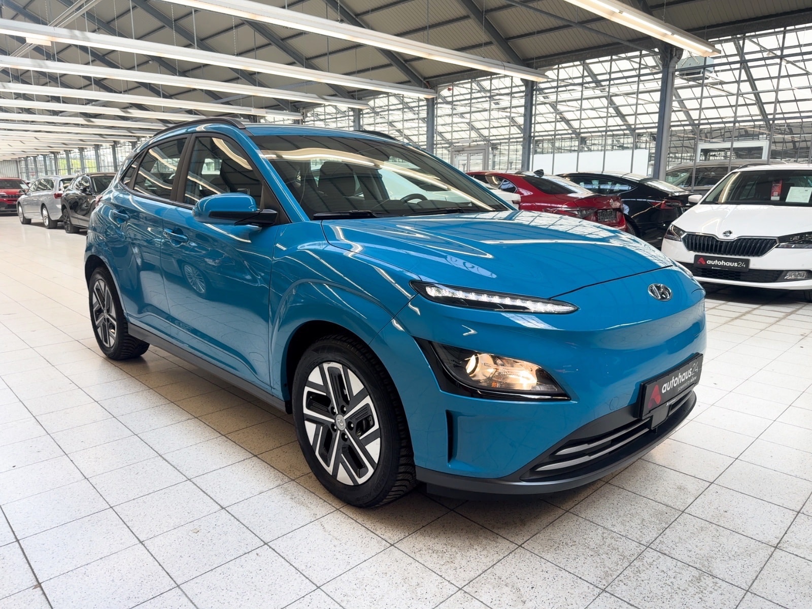 Hyundai Kona SUV / Crossover / Geländewagen HYUNDAI Kona ELEKTRO 150kW Sports Utility Vehicle #1