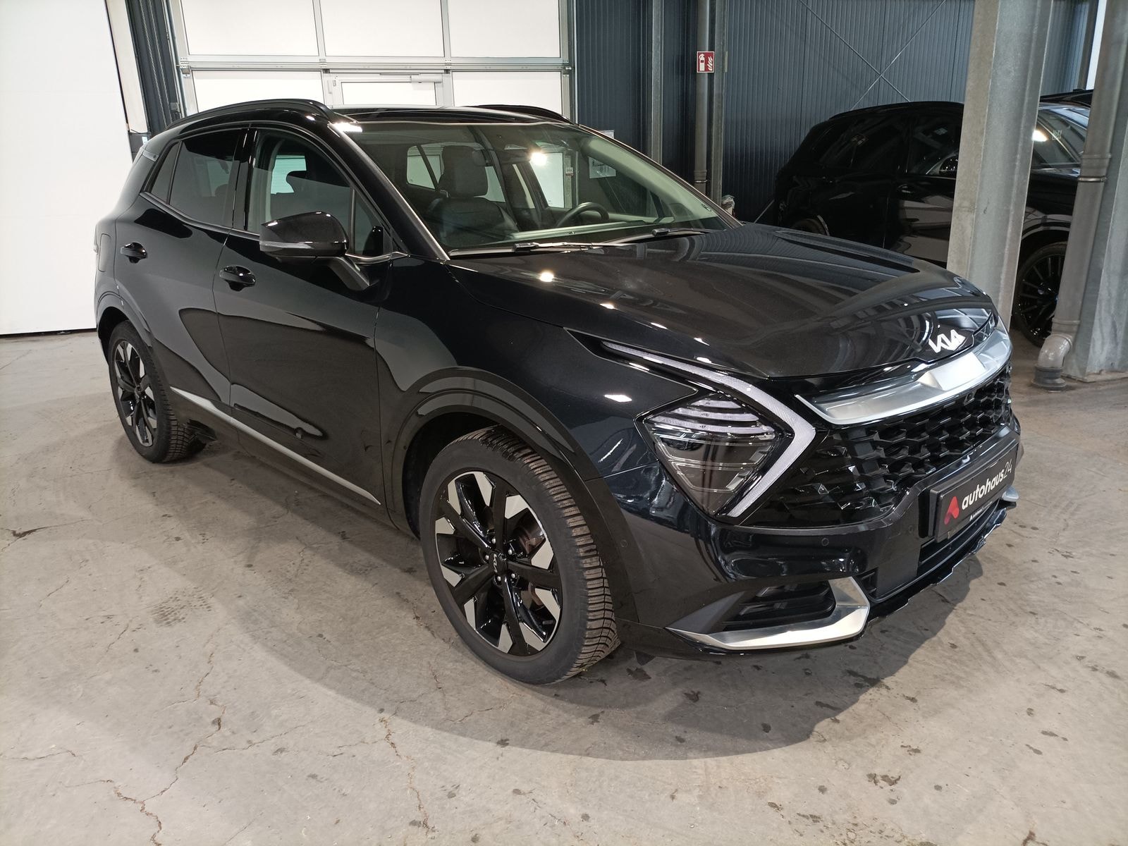 Kia Sportage SUV / Crossover / Geländewagen KIA Sportage 1.6 T-GDI Hybrid Vision Auto AWD Sports Utility Vehicle #1
