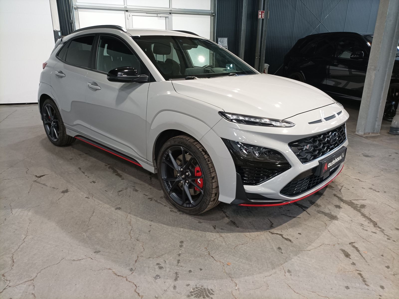 Hyundai Kona SUV / Crossover / Geländewagen HYUNDAI Kona 2.0 T-GDI N DCT Sports Utility Vehicle #1