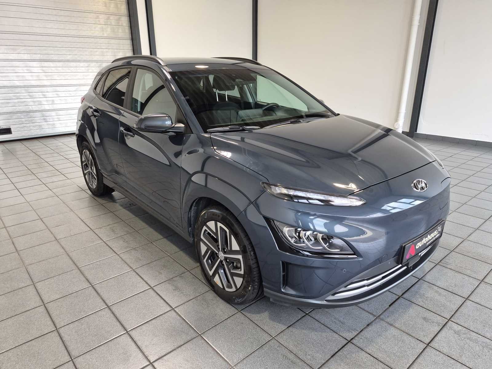 Hyundai Kona SUV / Crossover / Geländewagen HYUNDAI Kona ELEKTRO 150kW Sports Utility Vehicle #1