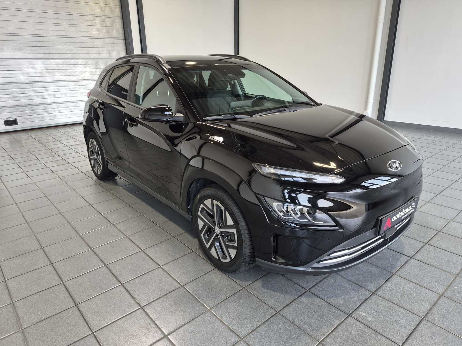 Hyundai Kona SUV / Crossover / Geländewagen HYUNDAI Kona ELEKTRO 150kW Sports Utility Vehicle #1