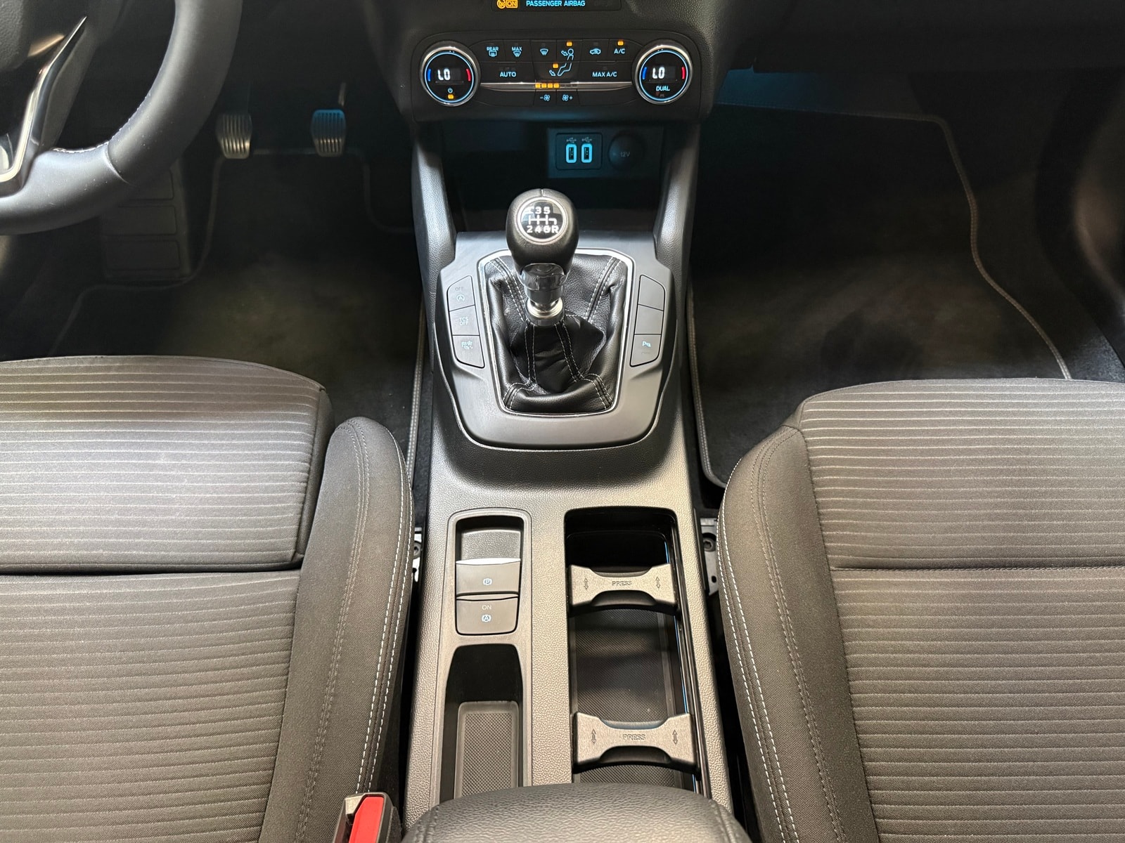 Ford Focus Kombi Focus 1.0 EcoBoost Hybrid Titanium X S/S (EURO 6d) #12