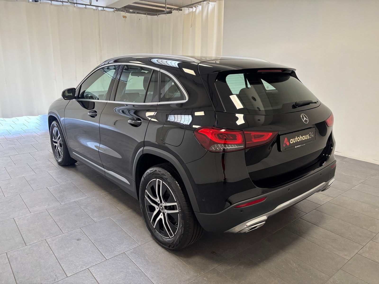Mercedes Benz GLA-Klasse SUV GLA 200 Progressive (EURO 6d) #4