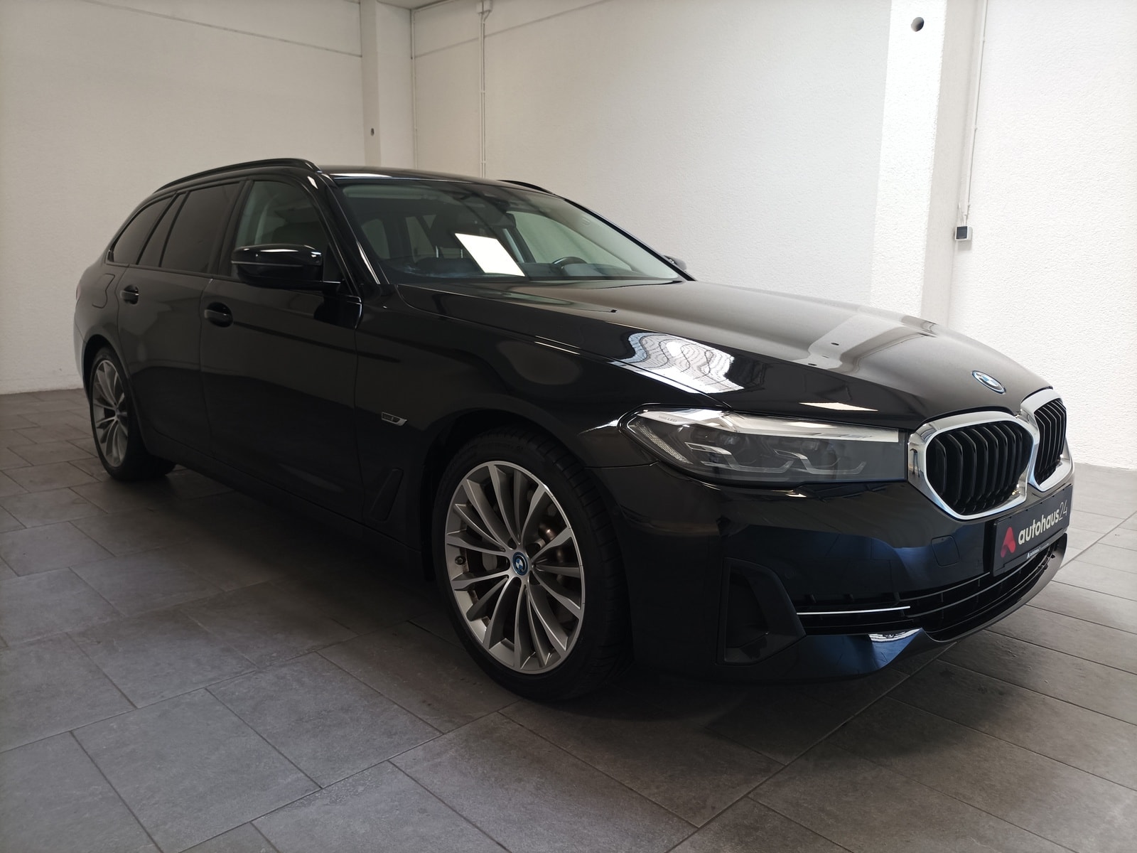 BMW 5er-Reihe Kombi BMW 5er-Reihe 530e Touring A Kombi #1