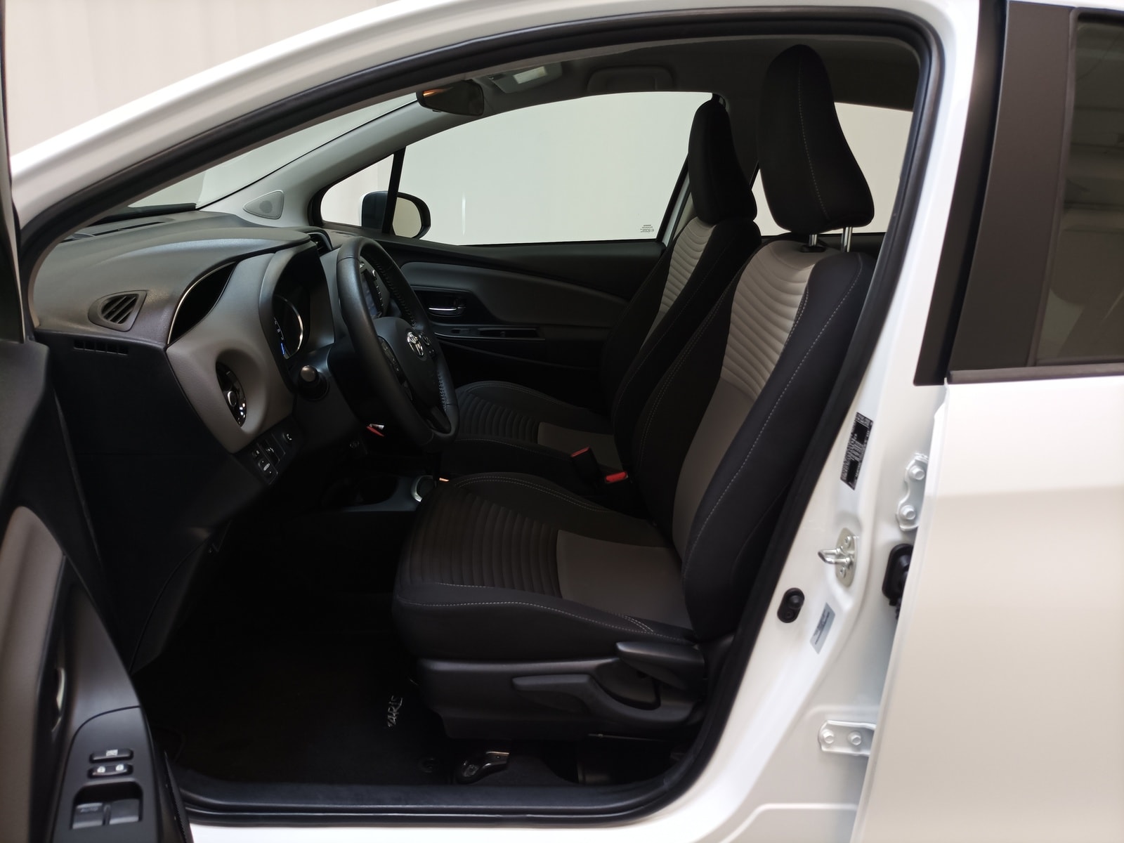 Toyota Yaris Schräghecklimousine Yaris 1.5 Dual-VVT-i (Hybrid) Business Edition #8
