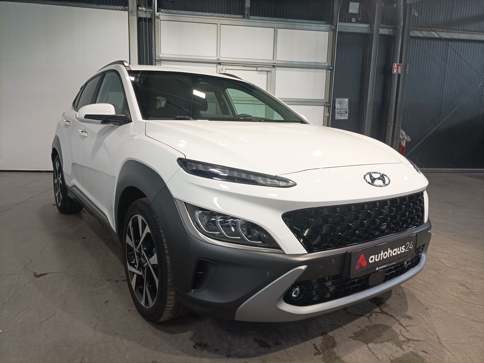 Hyundai Kona SUV / Crossover / Geländewagen HYUNDAI Kona 1.6 T-GDI Prime DCT Sports Utility Vehicle #1