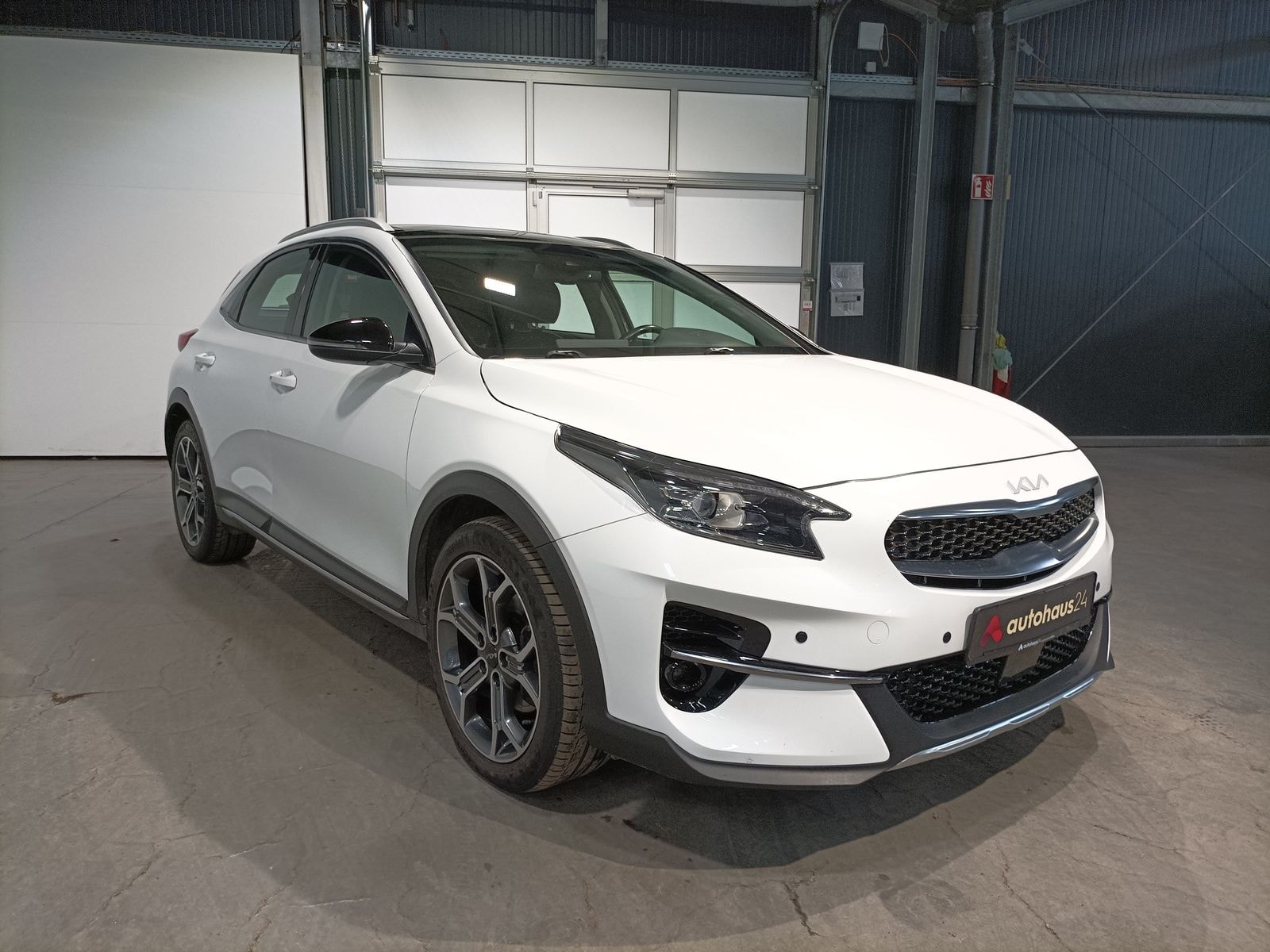 Kia XCeed SUV / Crossover / Geländewagen KIA XCeed 1.5 T-GDI Spirit Sports Utility Vehicle #1