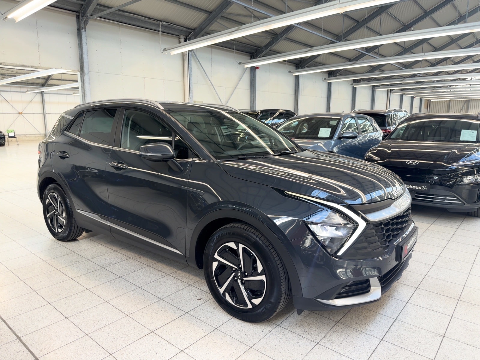 Kia Sportage SUV / Crossover / Geländewagen KIA Sportage 1.6 T-GDI 2WD Vision Sports Utility Vehicle #1
