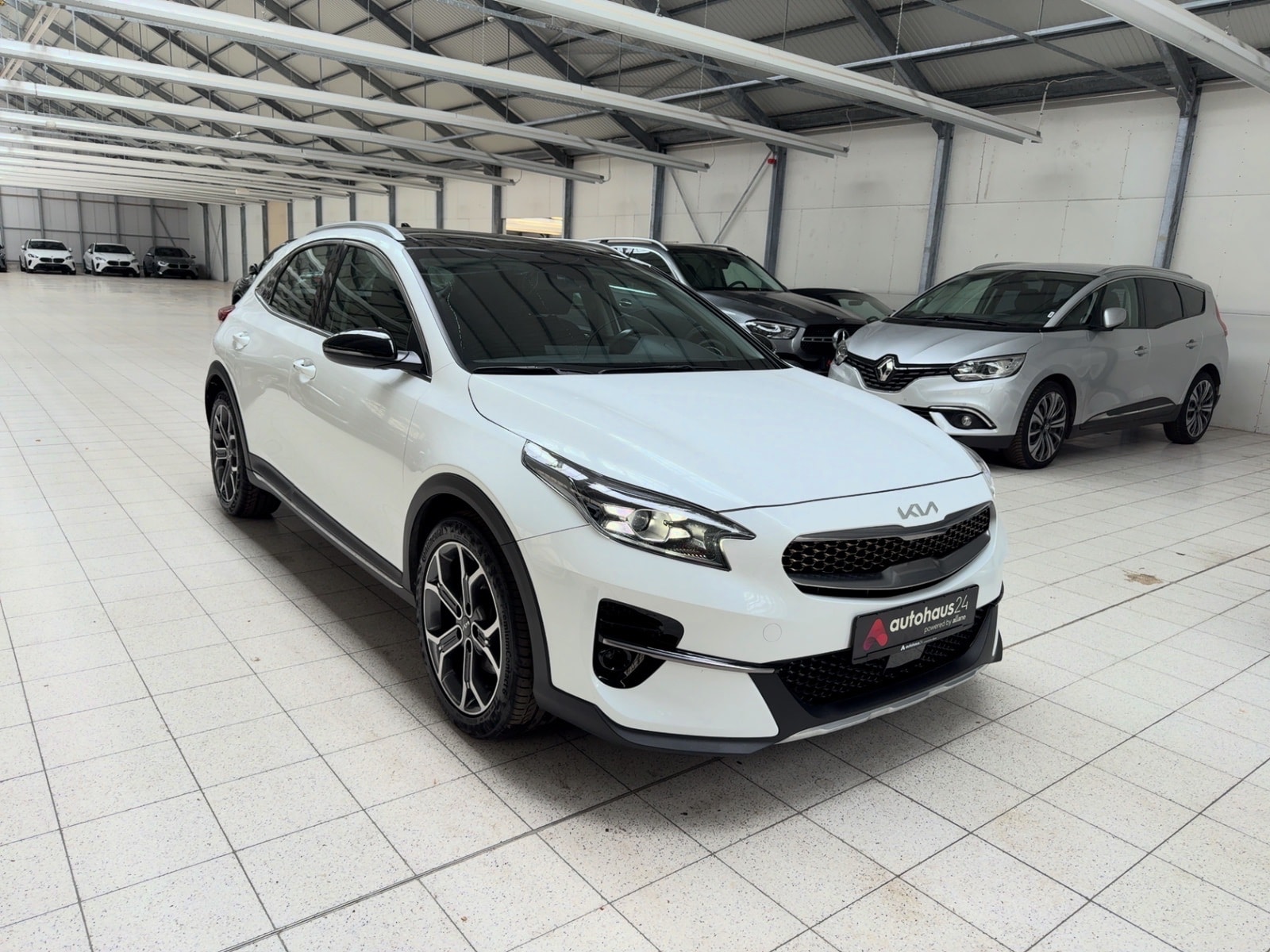 Kia XCeed SUV / Crossover / Geländewagen KIA XCeed 1.5 T-GDI Spirit Sports Utility Vehicle #1