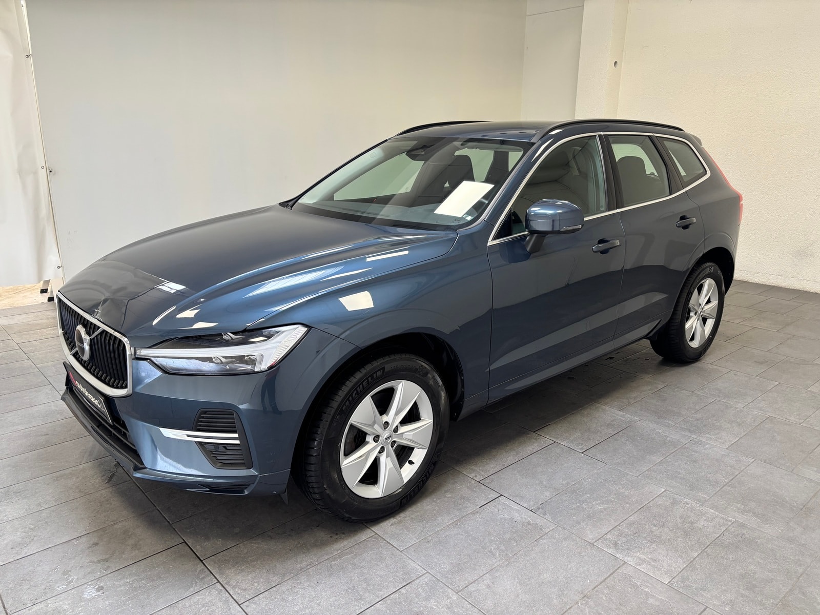 Volvo XC60 SUV XC 60 B4 (Benzin) 2WD Momentum Pro (EURO 6d) #3