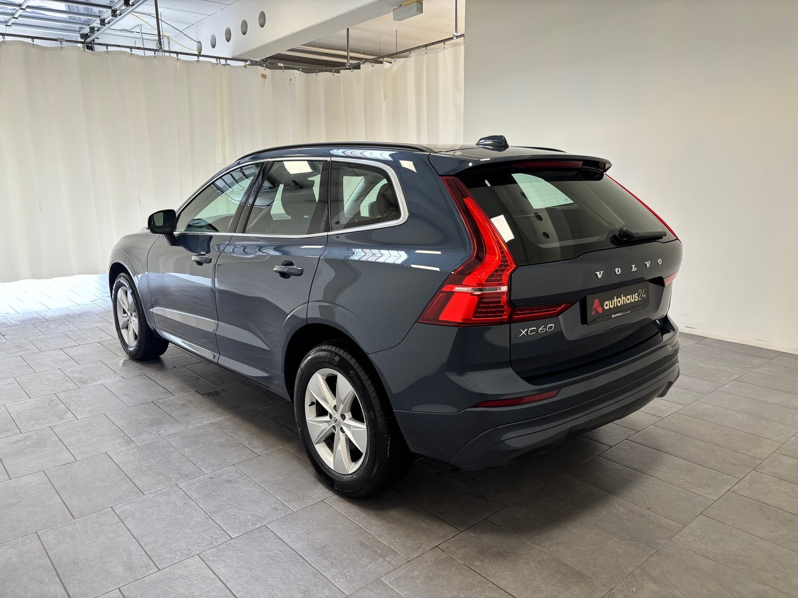 Volvo XC60 SUV XC 60 B4 (Benzin) 2WD Momentum Pro (EURO 6d) #4