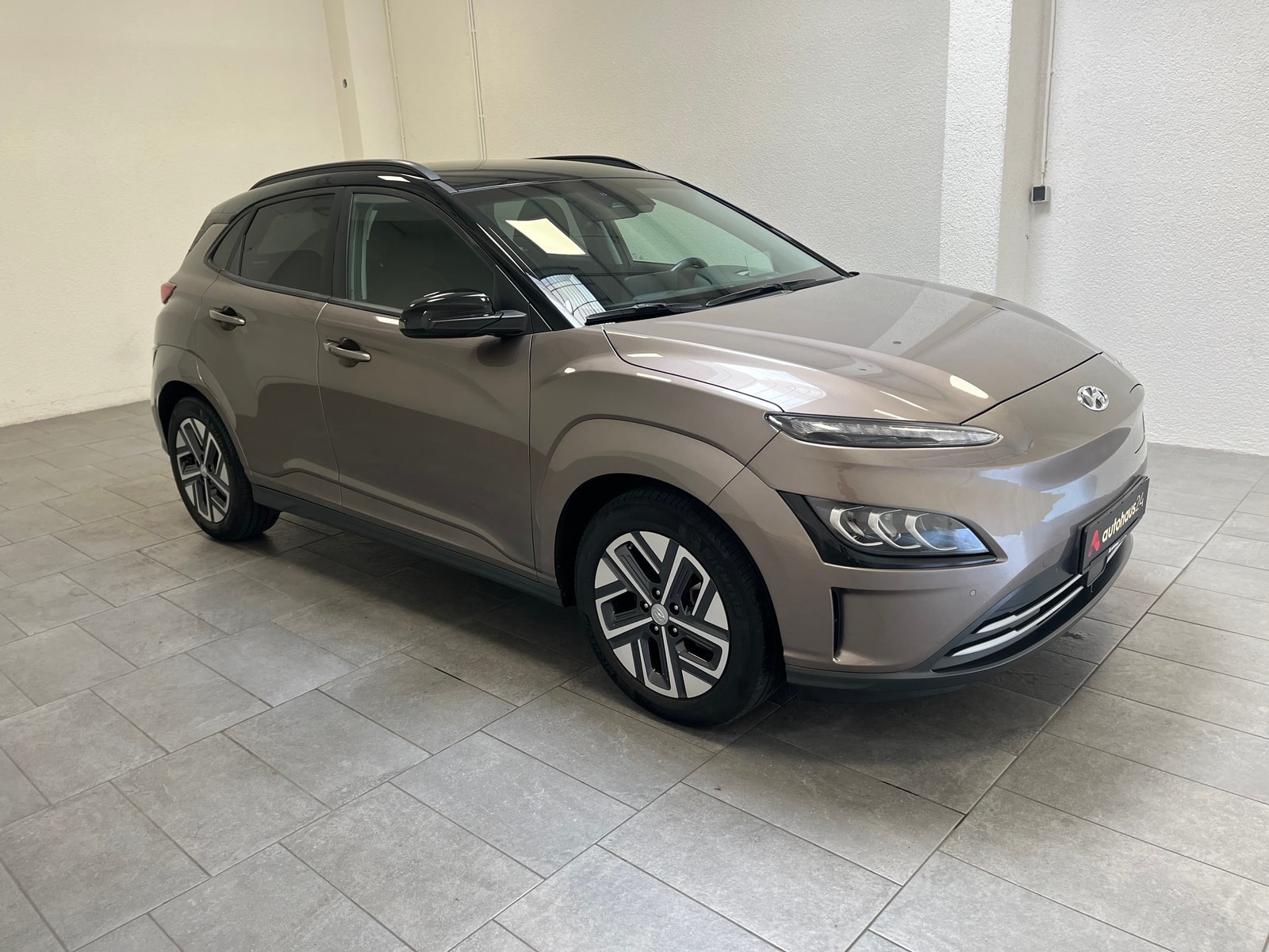 Hyundai Kona SUV / Crossover / Geländewagen HYUNDAI Kona ELEKTRO 150kW Sports Utility Vehicle #1