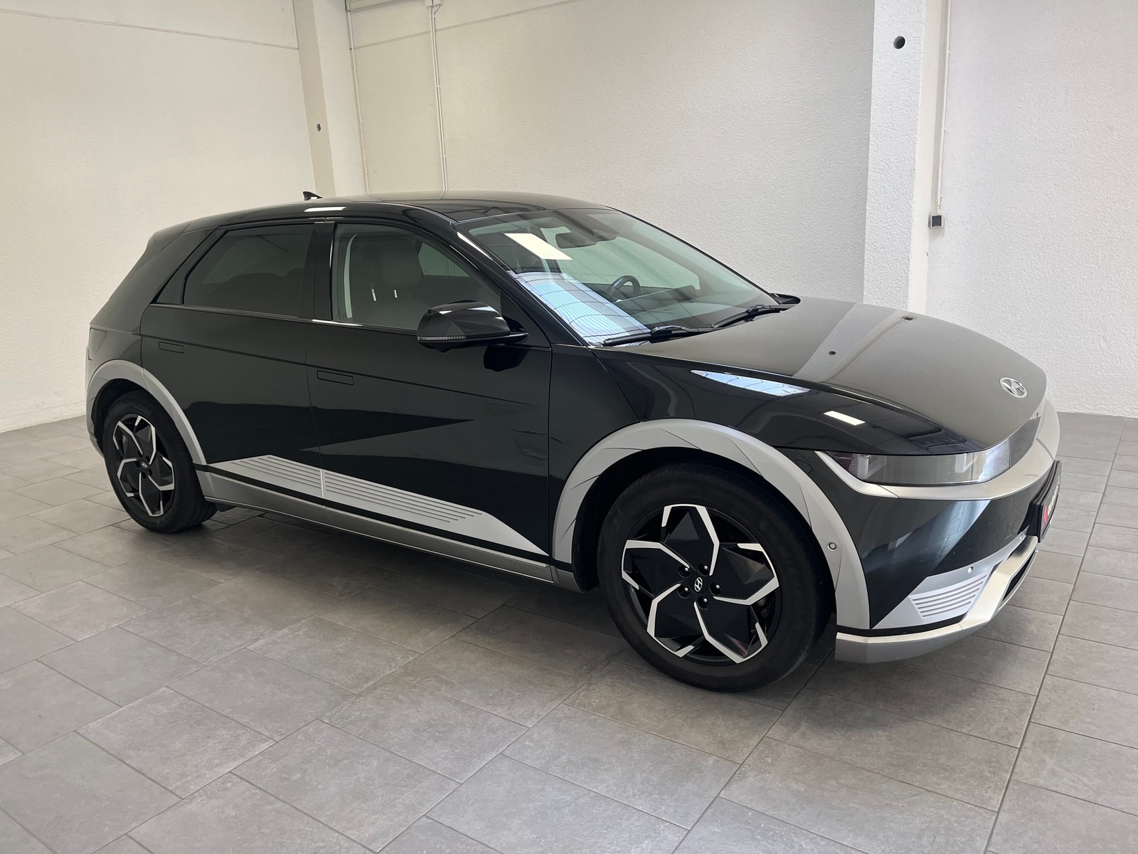 Hyundai IONIQ 5 Limousine HYUNDAI IONIQ 5 72,6 kWh 225 kW Allradantrieb Sports Utility Vehicle #1