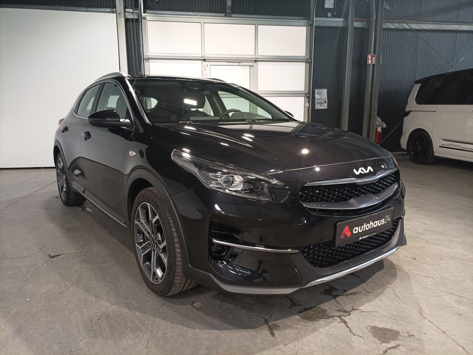 Kia XCeed SUV / Crossover / Geländewagen KIA XCeed 1.0 T-GDI Vision Sports Utility Vehicle #1