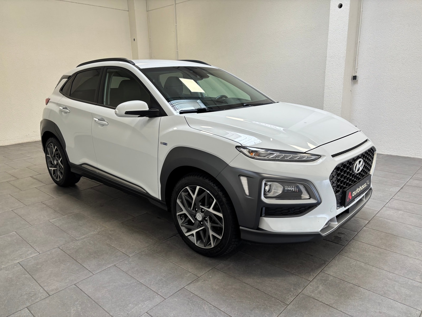 Hyundai Kona SUV / Crossover / Geländewagen HYUNDAI Kona 1.6l GDi HYBRID Trend Sports Utility Vehicle #1