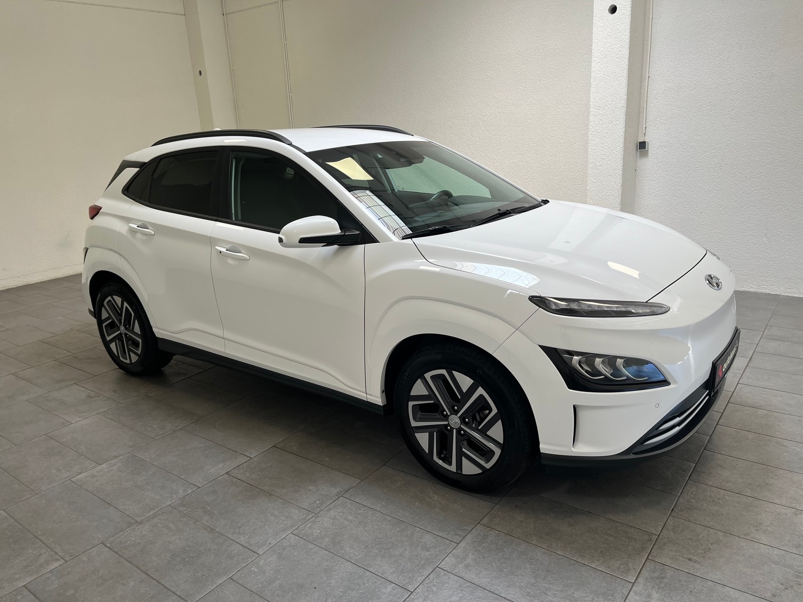Hyundai Kona SUV / Crossover / Geländewagen HYUNDAI Kona ELEKTRO 150kW Sports Utility Vehicle #1