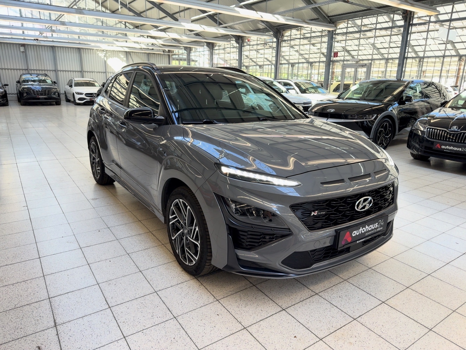 Hyundai Kona SUV / Crossover / Geländewagen HYUNDAI Kona 1.6 T-GDI N Line DCT Sports Utility Vehicle #1