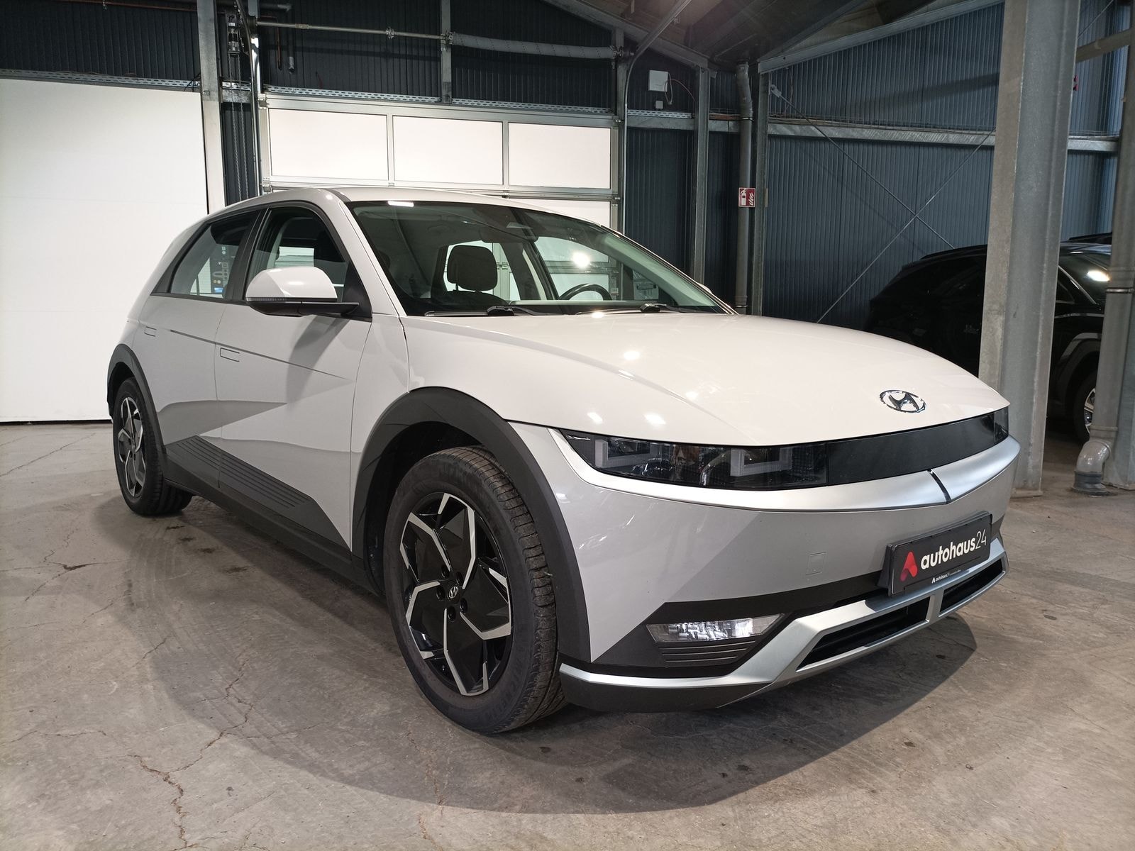 Hyundai IONIQ 5 Limousine HYUNDAI IONIQ 5 58 kWh 125 kW Heckantrieb Sports Utility Vehicle #1
