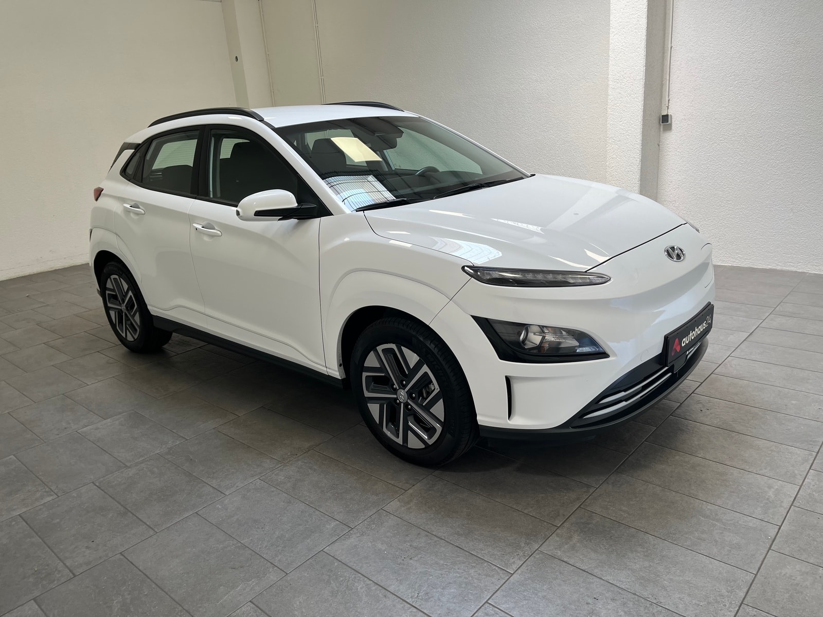 Hyundai Kona SUV / Crossover / Geländewagen HYUNDAI Kona ELEKTRO 100kW Sports Utility Vehicle #1