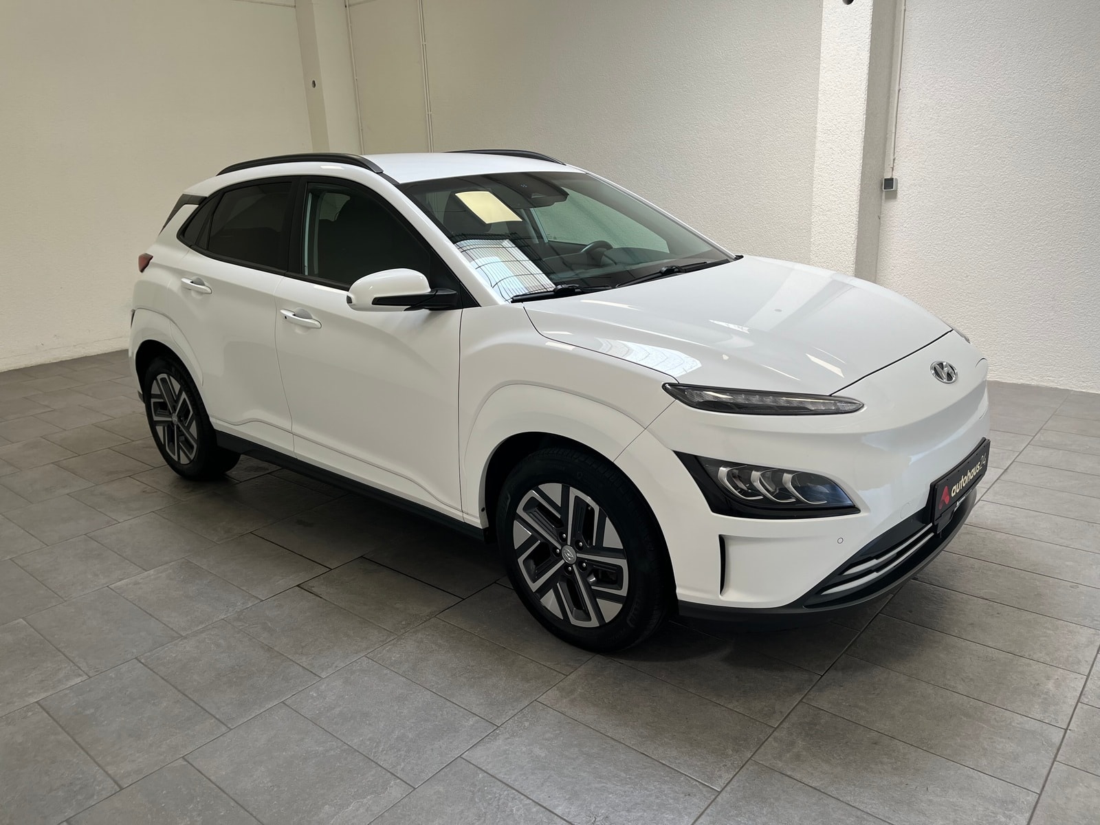 Hyundai Kona SUV / Crossover / Geländewagen HYUNDAI Kona ELEKTRO 100kW Sports Utility Vehicle #1