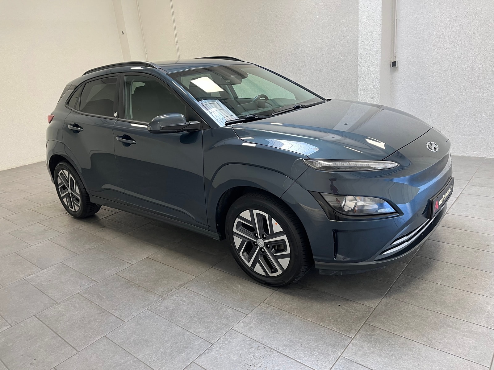 Hyundai Kona SUV / Crossover / Geländewagen HYUNDAI Kona ELEKTRO 100kW Sports Utility Vehicle #1