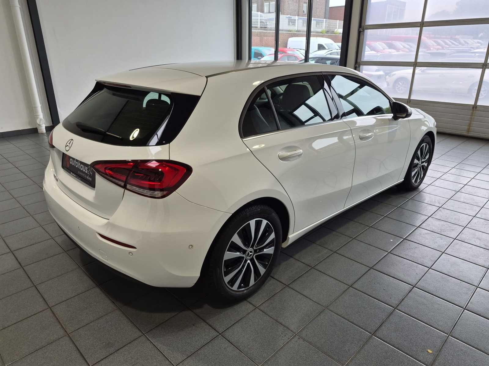 Mercedes Benz A-Klasse Limousine A 180 (EURO 6d) #5