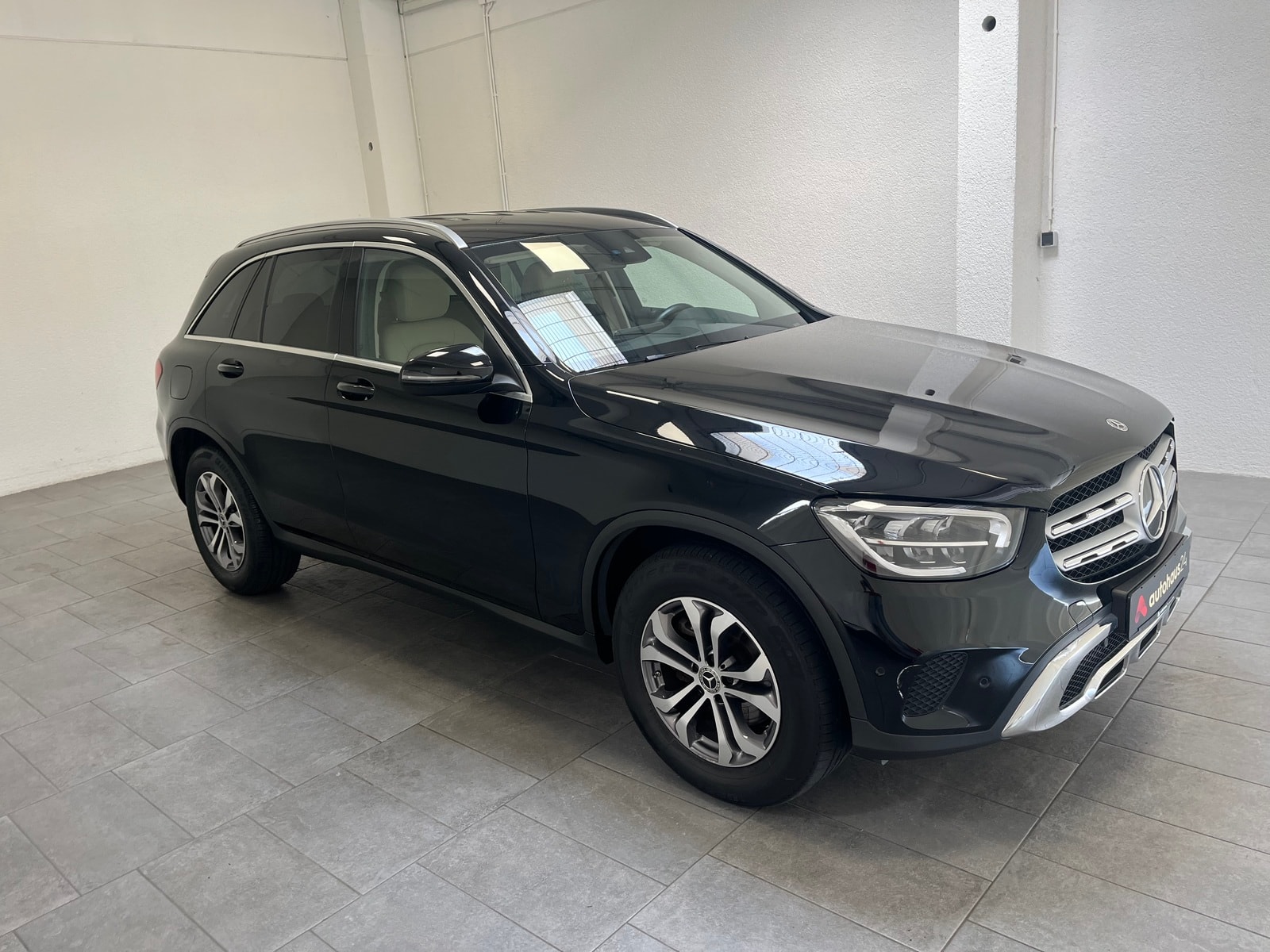 Mercedes-Benz GLC-Klasse SUV / Crossover / Geländewagen MERCEDES GLC GLC 220 d 4MATIC Autom. Sports Utility Vehicle #1