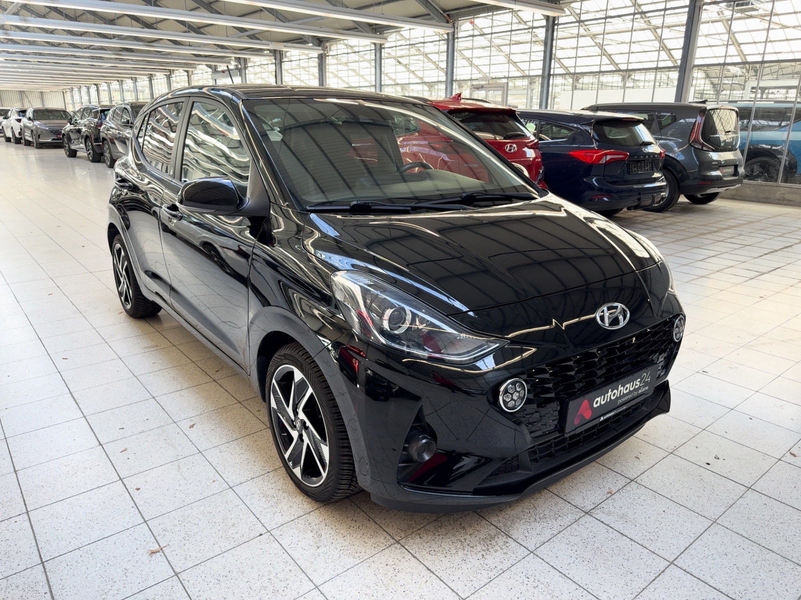 Hyundai i10 Limousine HYUNDAI i10 1.0 EDITION 30+ Schräghecklimousine #1