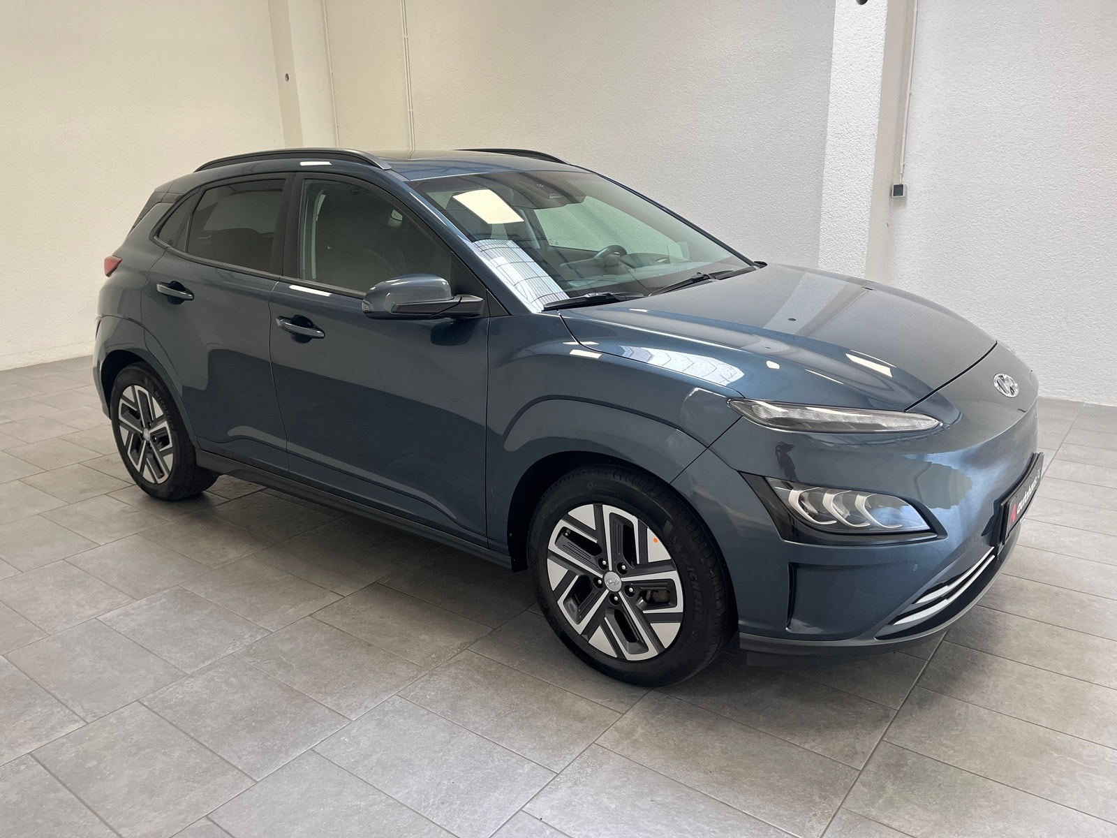 Hyundai Kona SUV / Crossover / Geländewagen HYUNDAI Kona ELEKTRO 150kW Sports Utility Vehicle #1