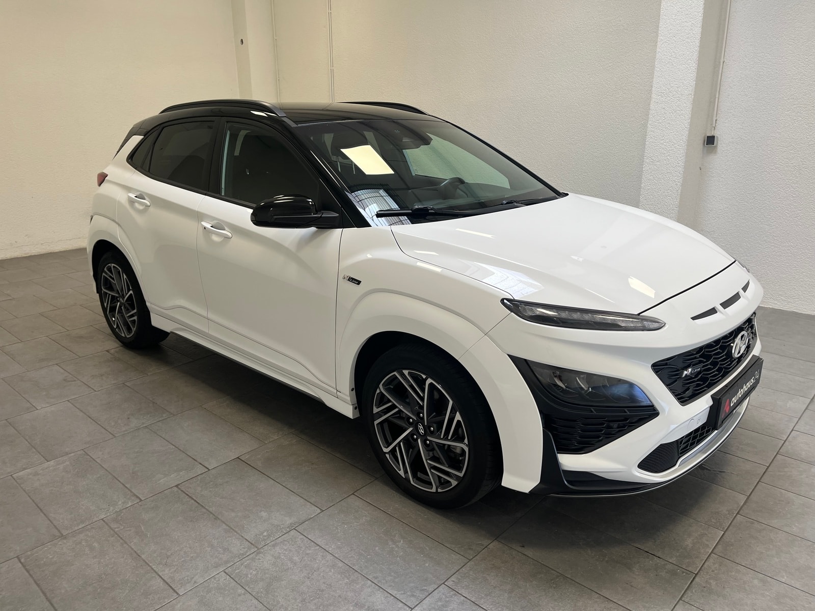 Hyundai Kona SUV / Crossover / Geländewagen HYUNDAI Kona 1.6 T-GDI N Line DCT Sports Utility Vehicle #1