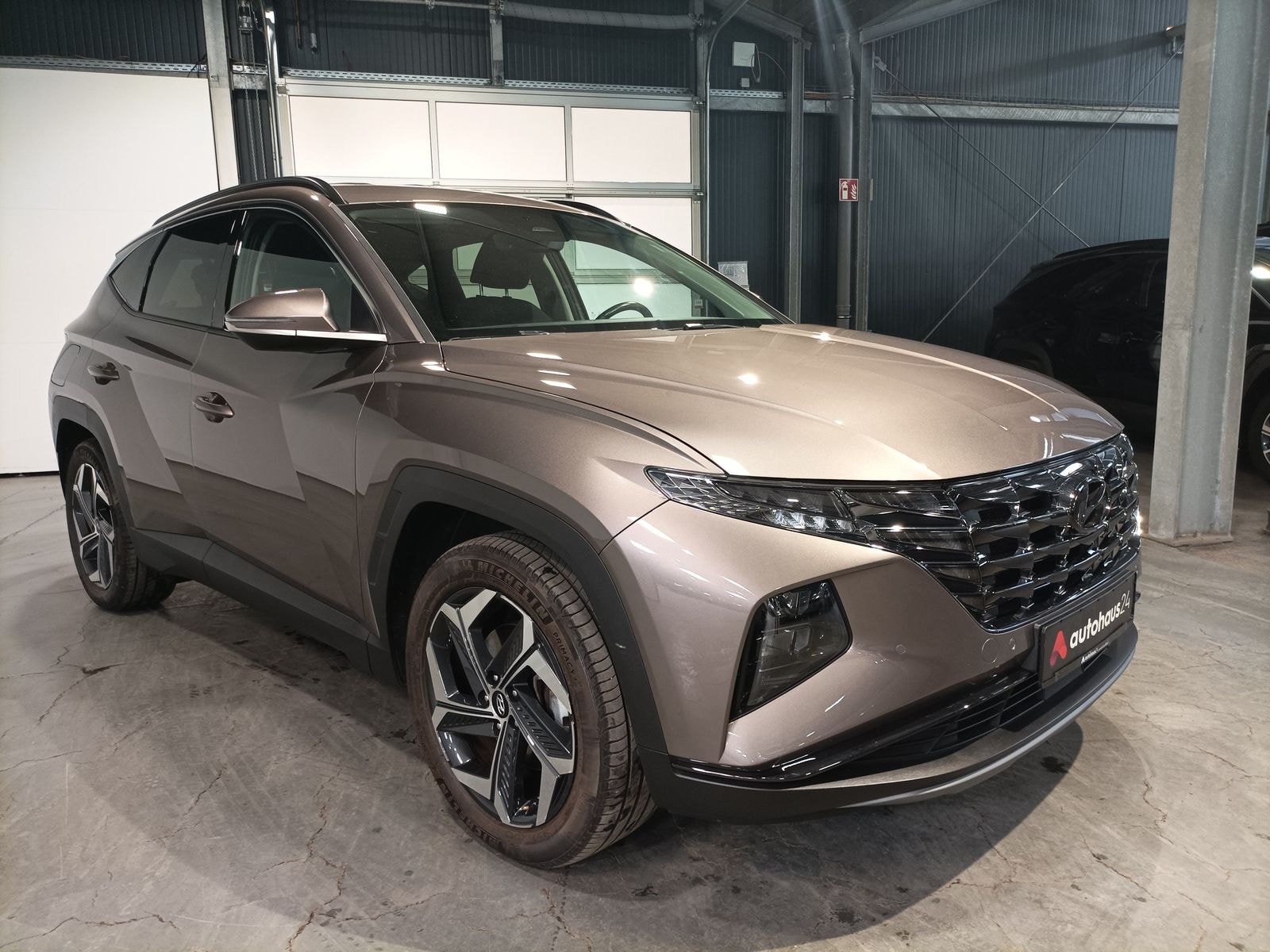 Hyundai Tucson SUV / Crossover / Geländewagen HYUNDAI Tucson 1.6 T-GDI Plug-in Hybrid 4WD Auto Sports Utility Vehicle #1