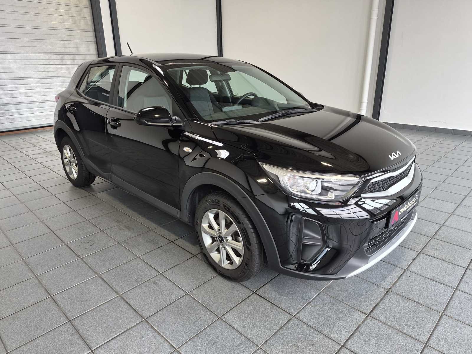 Kia Stonic SUV / Crossover / Geländewagen KIA Stonic 1.2 Edition 7 Sports Utility Vehicle #1