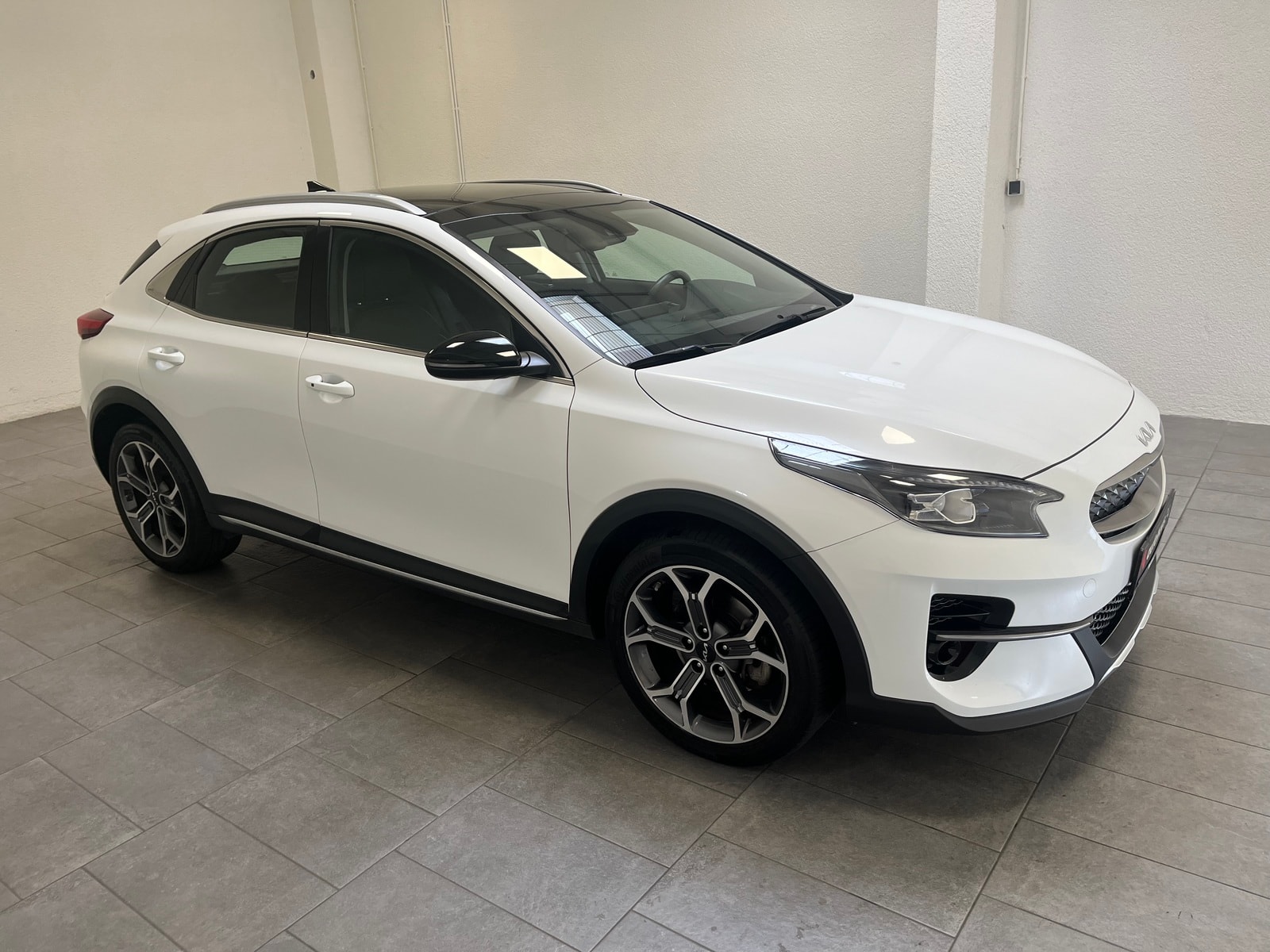 Kia XCeed SUV / Crossover / Geländewagen KIA XCeed 1.6 GDI Plug-In Hybrid DCT6 Spirit Sports Utility Vehicle #1