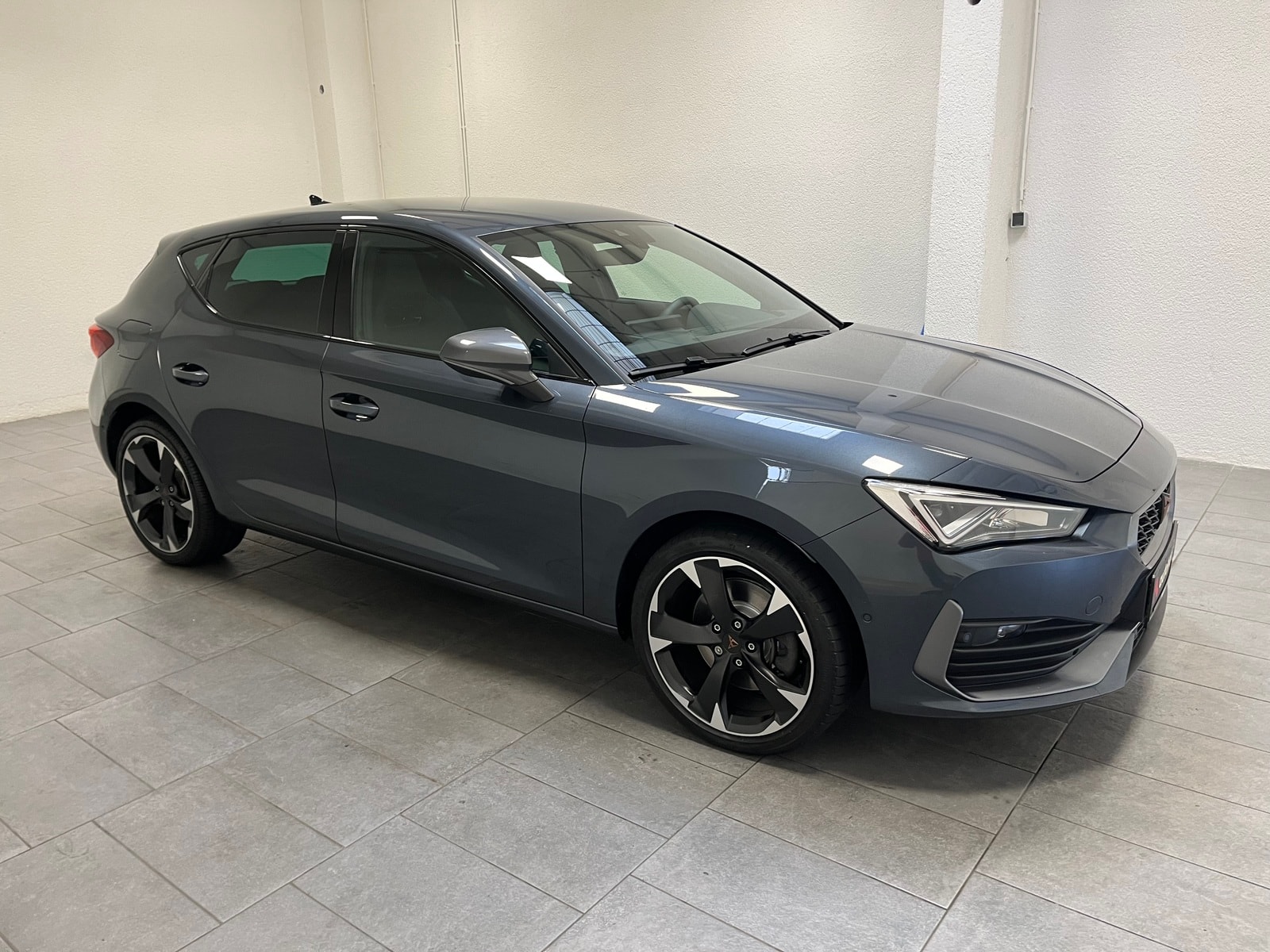 SEAT Leon Limousine CUPRA Leon 1.4 e-HYBRID 150kW DSG Schräghecklimousine #1