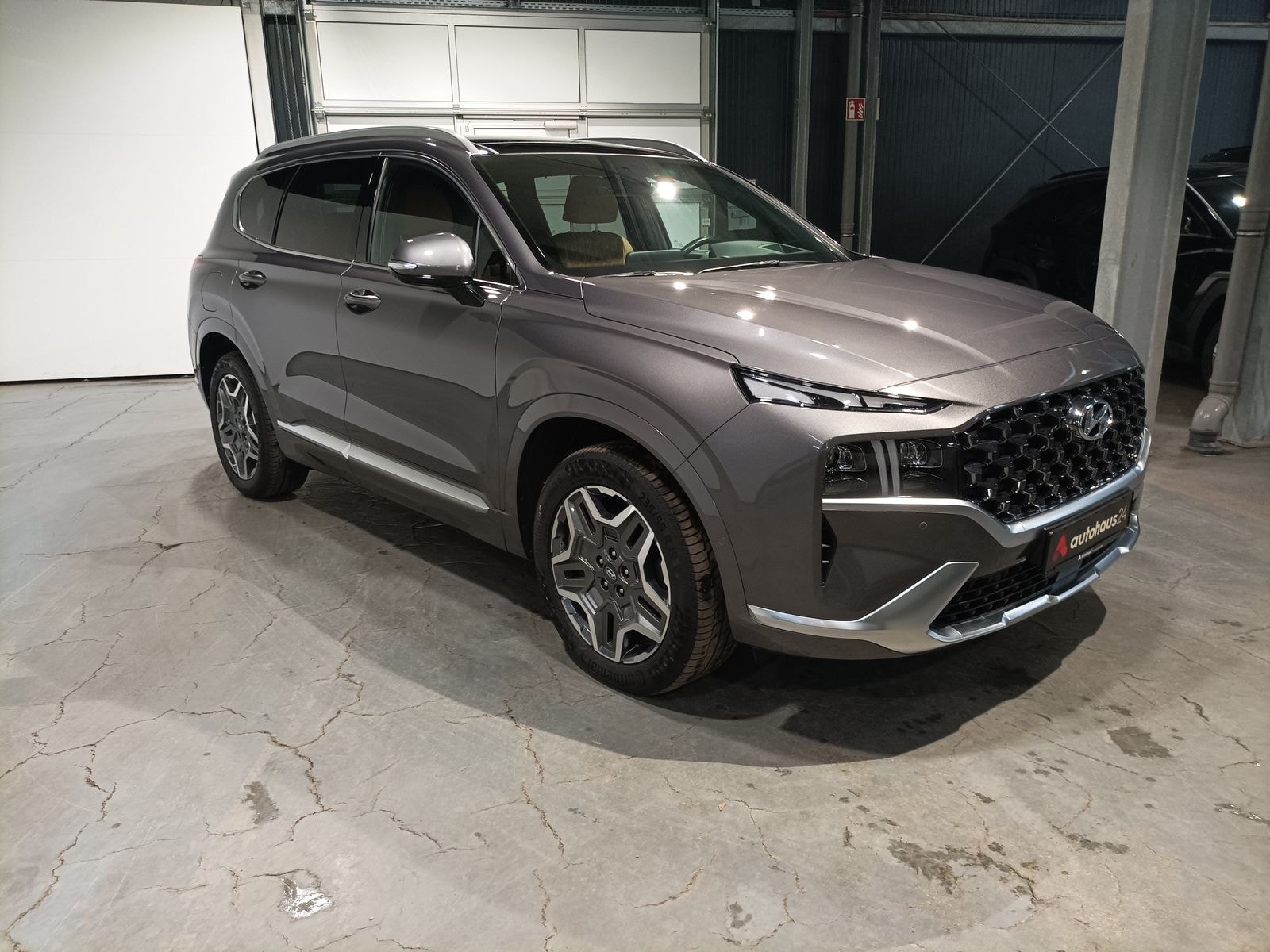 Hyundai Santa Fe SUV / Crossover / Geländewagen HYUNDAI Santa Fe 1.6 T-GDI Plug-in Hybrid 4WD Auto Sports Utility Vehicle #1