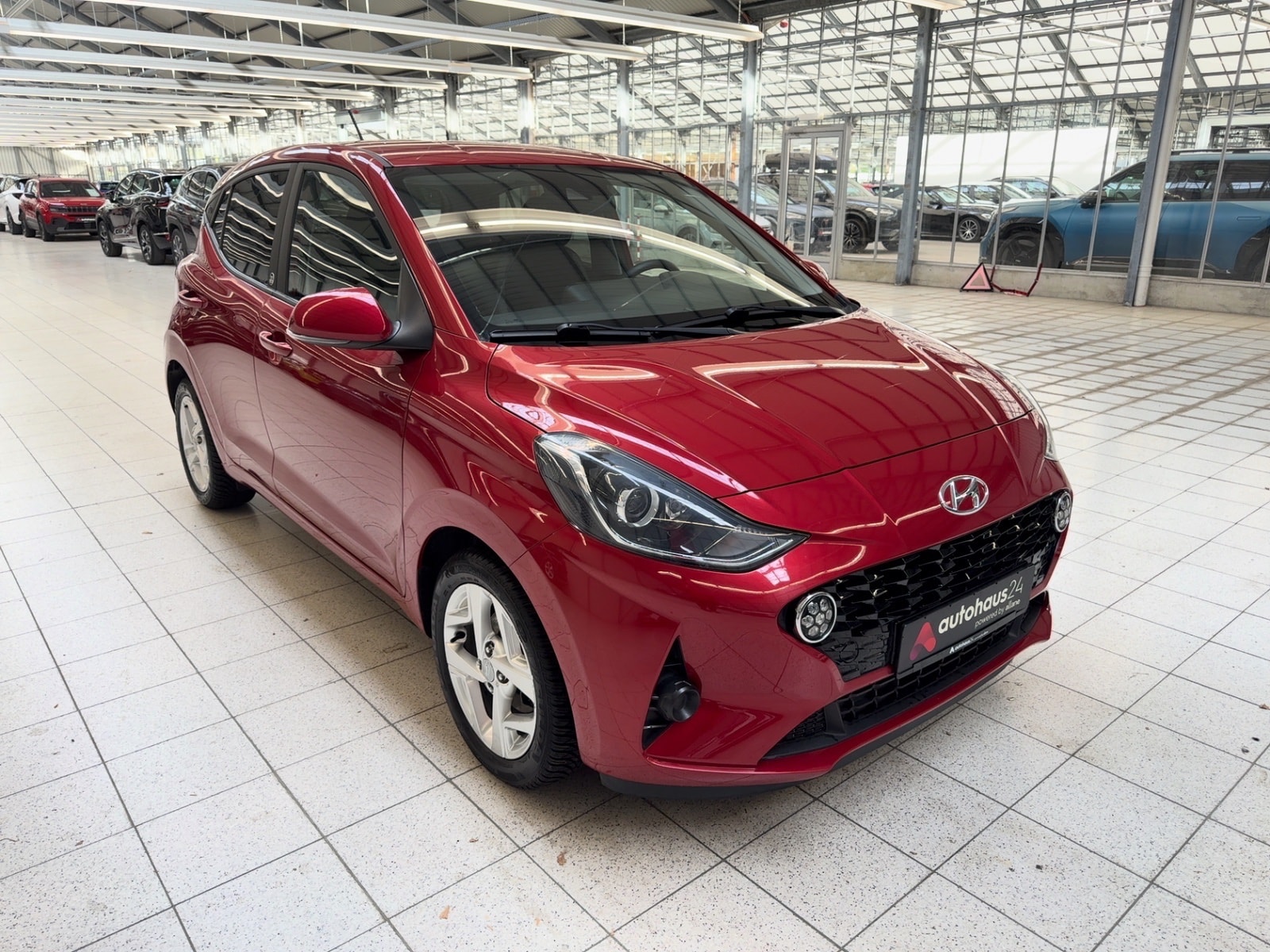 Hyundai i10 Limousine HYUNDAI i10 1.0 EDITION 30 Schräghecklimousine #1