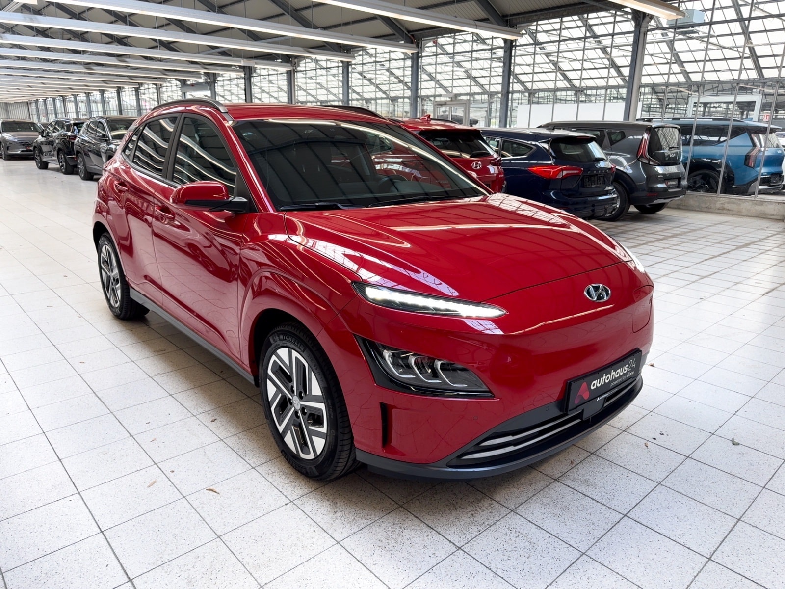 Hyundai Kona SUV / Crossover / Geländewagen HYUNDAI Kona ELEKTRO 100kW Sports Utility Vehicle #1