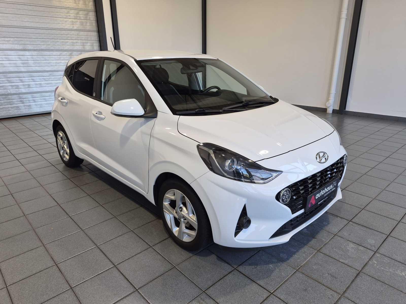 Hyundai i10 Limousine HYUNDAI i10 1.0 EDITION 30 Schräghecklimousine #1