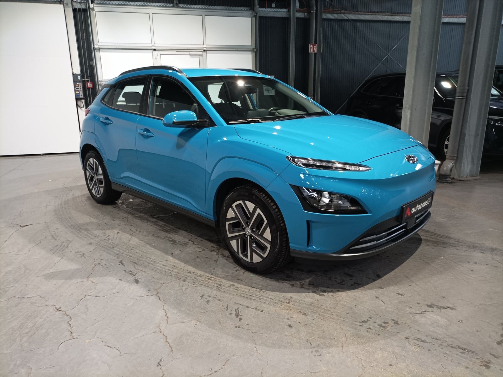 Hyundai Kona SUV / Crossover / Geländewagen HYUNDAI Kona ELEKTRO 100kW Sports Utility Vehicle #1